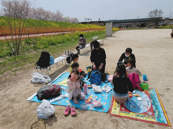 お花見モザイク.pngのサムネイル画像